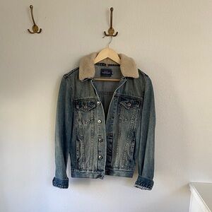 Top Man Denim Jean Jacket with removable Tan Sherpa Collar